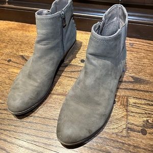 Limelight, slightly word, gray zip boots